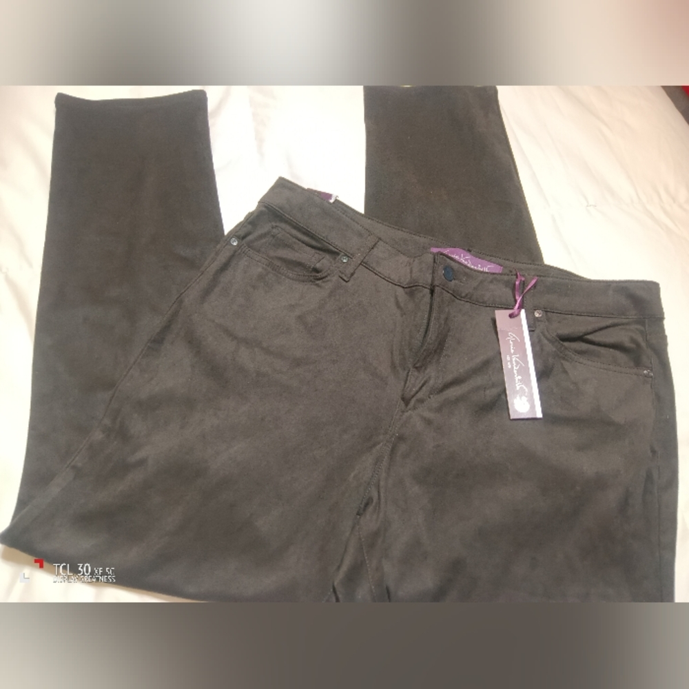 NWT*** Gloria Vanderbilt pants